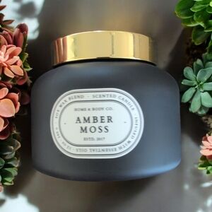 12 oz/ 340 gms Amber Moss Scented Candle with Gold Lid
